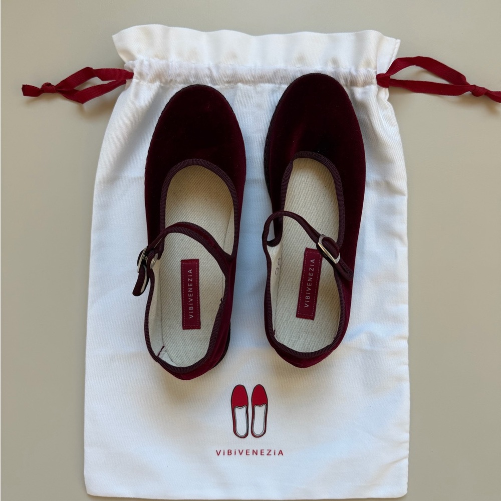 Venezia Women's Deep Red Mary Jane Flats - Bordeaux